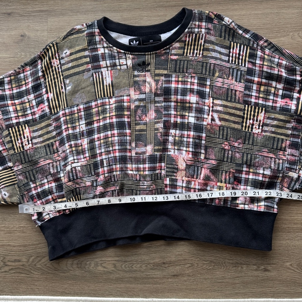 adidas Originals x HER Studio London
Plaid Patchwork Cropped Sweatshirt Size Lg - Picture 9 of 12